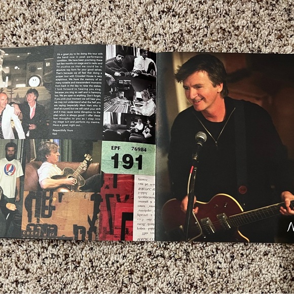 Crowded House Live on Earth 2007 Tour Program Book Neil Finn - Picture 2 of 3